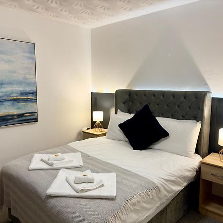 Coastal Park Accommodation Llanelli Exteriör bild