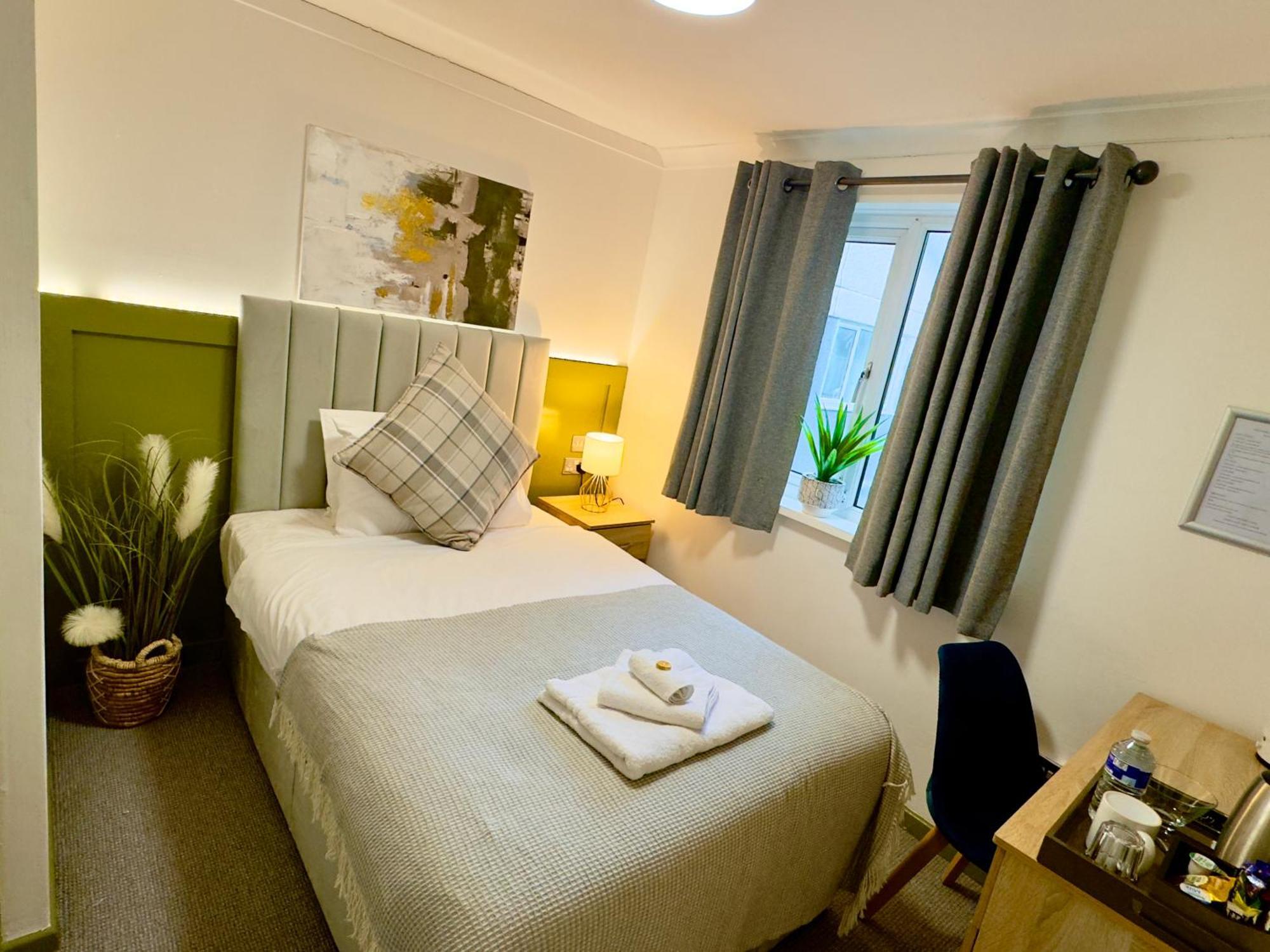Coastal Park Accommodation Llanelli Exteriör bild