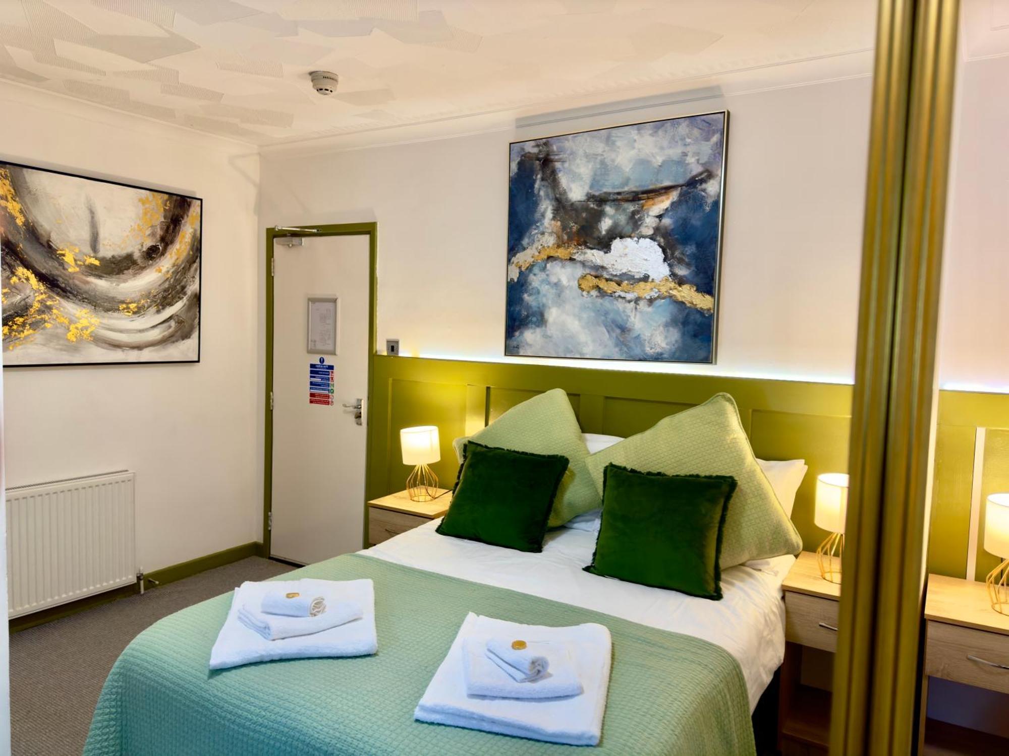 Coastal Park Accommodation Llanelli Exteriör bild