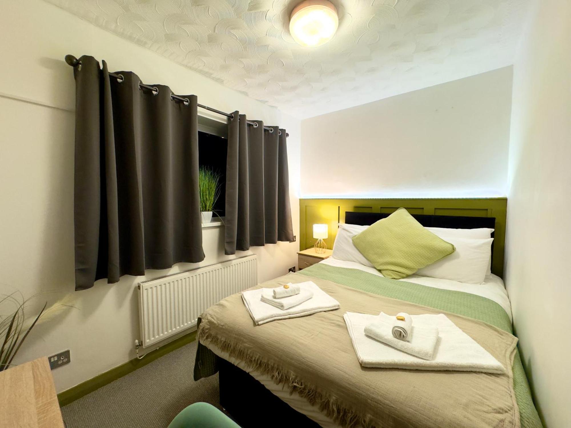 Coastal Park Accommodation Llanelli Exteriör bild